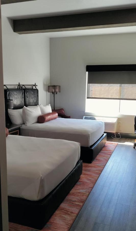 Bunk House Hotel Мадрас Екстериор снимка