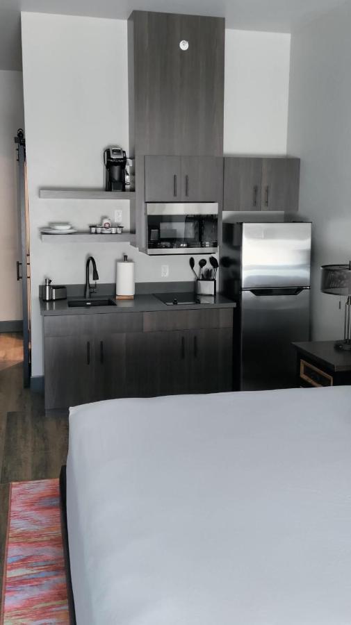 Bunk House Hotel Мадрас Екстериор снимка